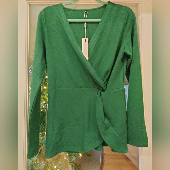 NWT Pretty Green Faux Wrap top, long sleeve, 70% bamboo, perfection! - Picture 2 of 4